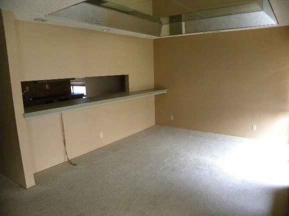5th image of 601 Village Way APT 23