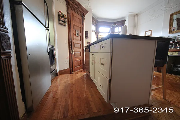 Rented by Metropolitan Realty | media 1