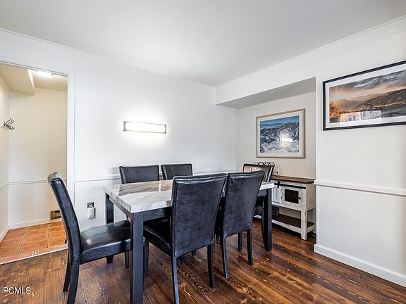 5th image of 240 Woodside Ave #7