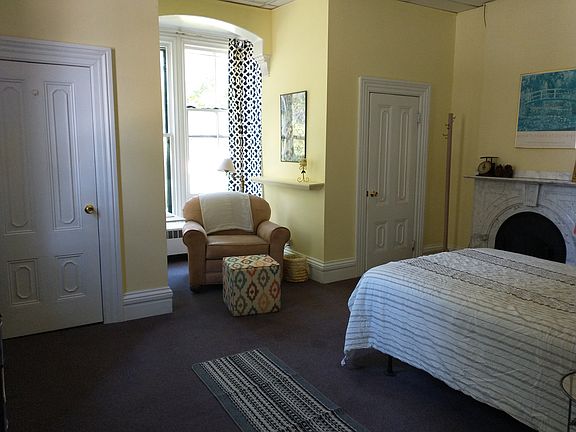 3rd image of 92 Fairfield St #101-4