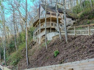 2821 Overholt Trl, Sevierville, TN 37862