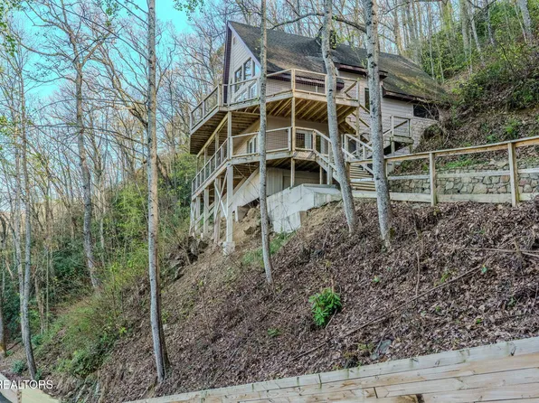 2821 Overholt Trl, Sevierville, TN 37862