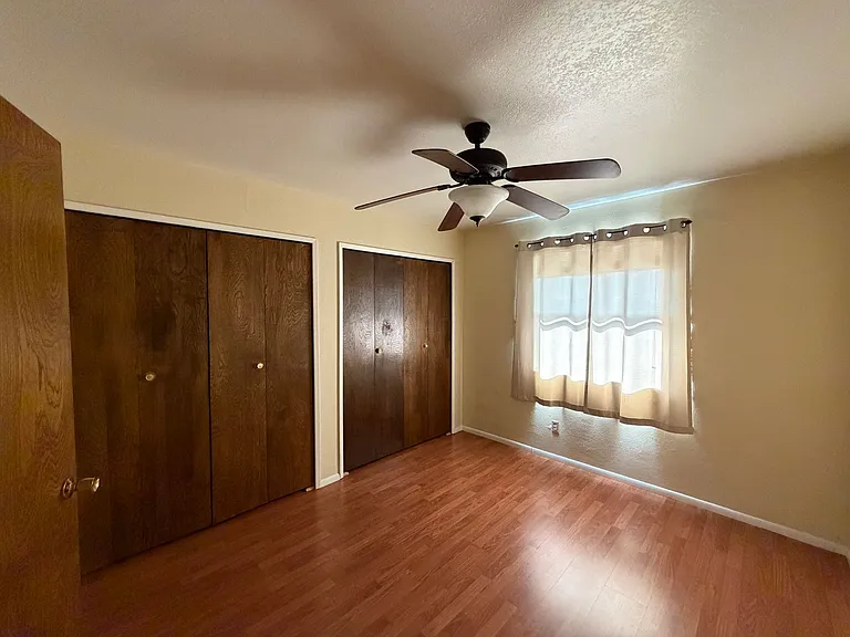 1944 Acoma Blvd W — Photo 10