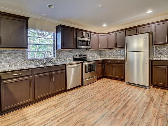 3rd image of 1004 S Woodward Ave