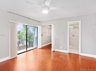 2559 Camelot Ct, Cooper City, FL 33026