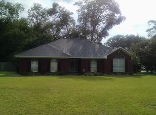 104 S Academy St, Geneva, AL 36340