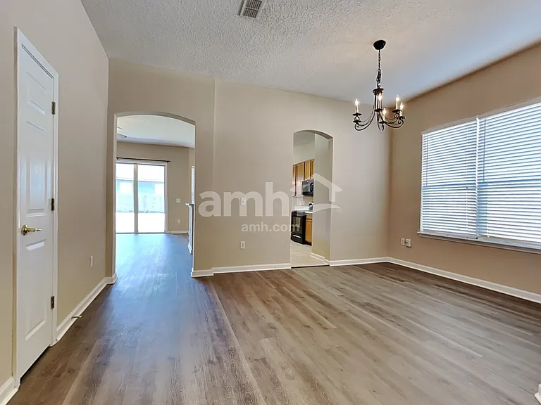 3108 Silverado Cir — Photo 8
