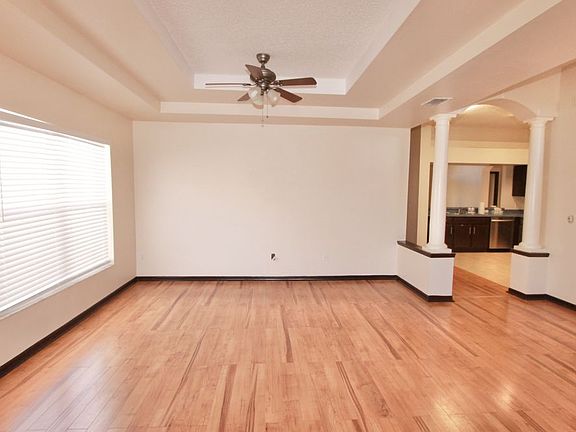 3rd image of 142 Rockhill Dr