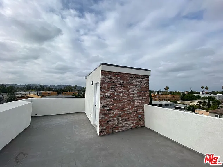 2206 Hauser Blvd — Photo 43