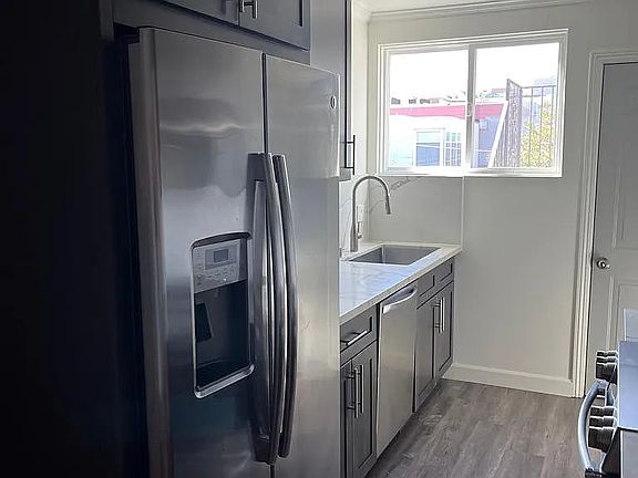 4th image of 2025 Lawton St #2025