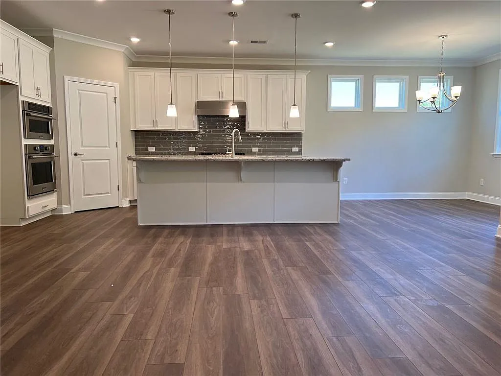 4 bed, 3.0 bath, 2643 sqft, $2,850 — Photo 3