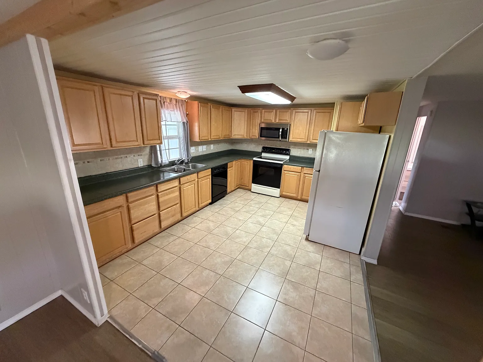 2 bed, $1,395 — Photo 4