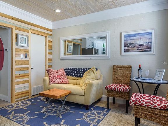4th image of 908 Villas Dr Unit 32