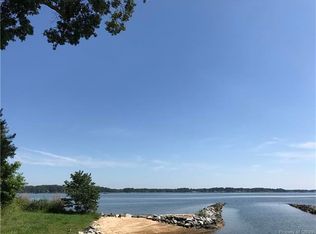 963 Iron Point Ln, Cobbs Creek, VA 23035