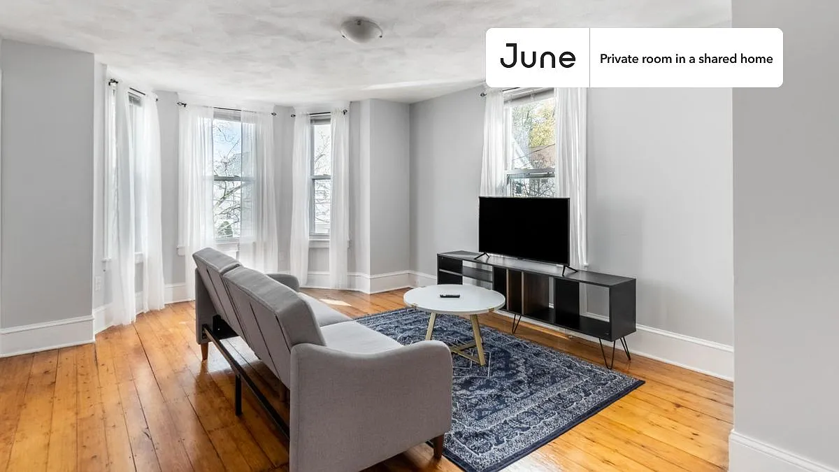 Queen bedroom in 4 bed/1.5 bath home in Somerville #1644 A — Photo 4