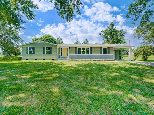 3102 Cloninger Rd, Dallas, NC 28034