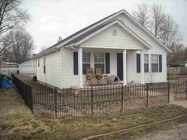 1st image of 2825 Dean Ave