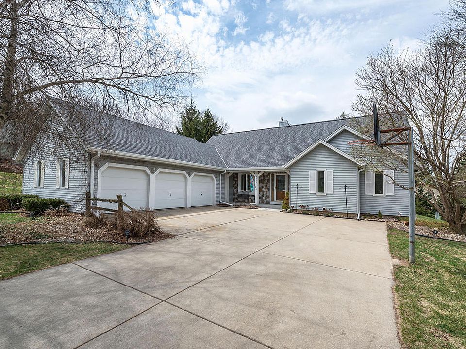 1st image of 3029 Minot Ln