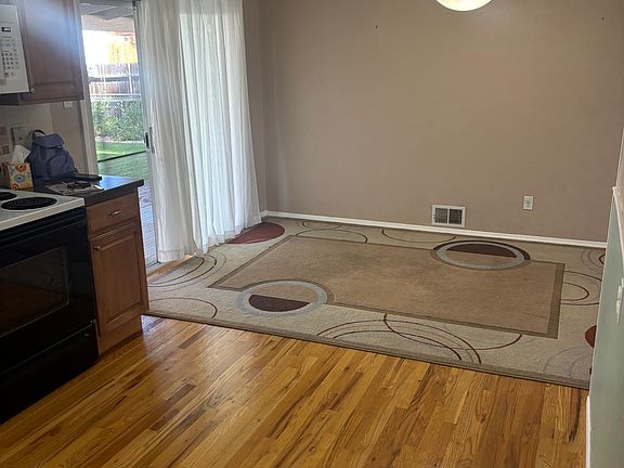 5th image of 10753 W 69th Pl