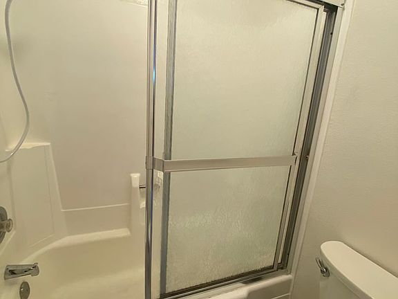 4th image of 4513 Woodman Ave APT 205