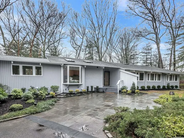 11 Ridge Rock Lane, East Norwich, NY 11732