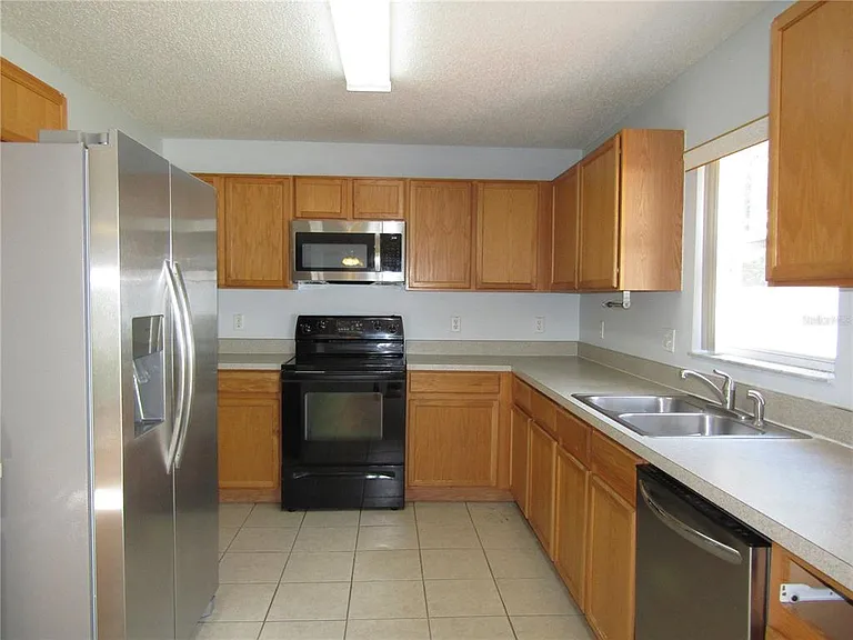 121 Bristol Forest Trl — Photo 5