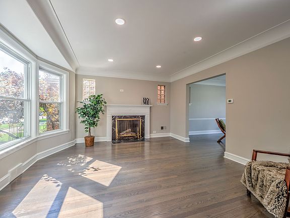 5th image of 1914 N Oak Park Ave