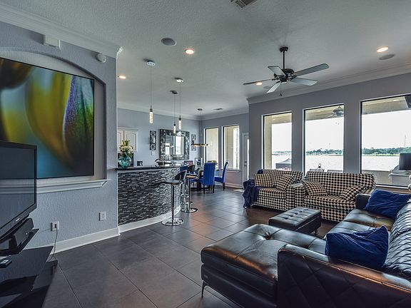 4th image of 14821 Marina Dr