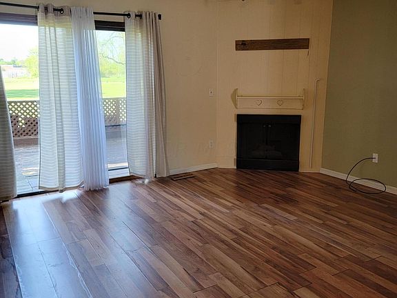 3rd image of 625 Country Club Dr APT H5