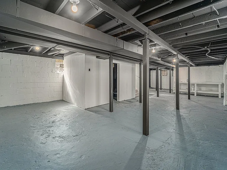 575 E Drayton St — Photo 17