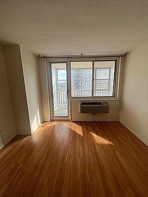 3rd image of 118-17 Union Tpke #7L