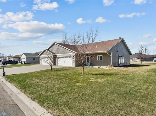 1829 12th St N, Wahpeton, ND 58075