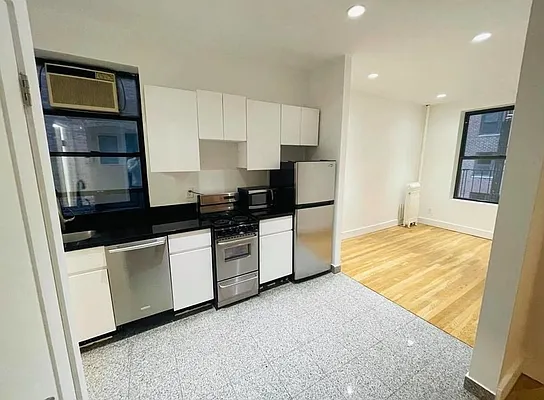 Rented by Mossanen Group | media 19