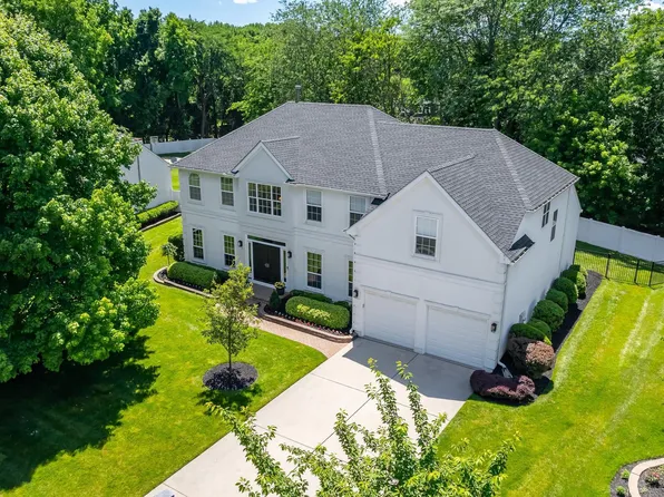 22 Saddlehorn Dr, Cherry Hill, NJ 08003