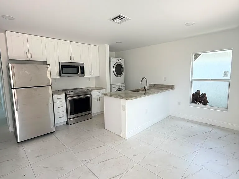 4696 Weymouth St #4696 — Photo 9