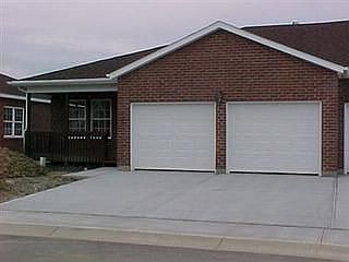 1st image of 3023 Greentree Dr