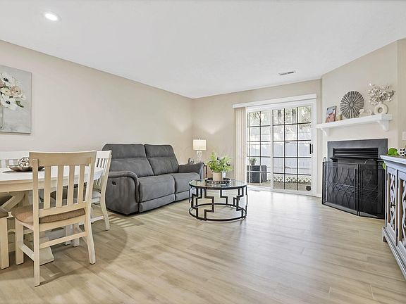 4th image of 6748 Axtel Dr #12D