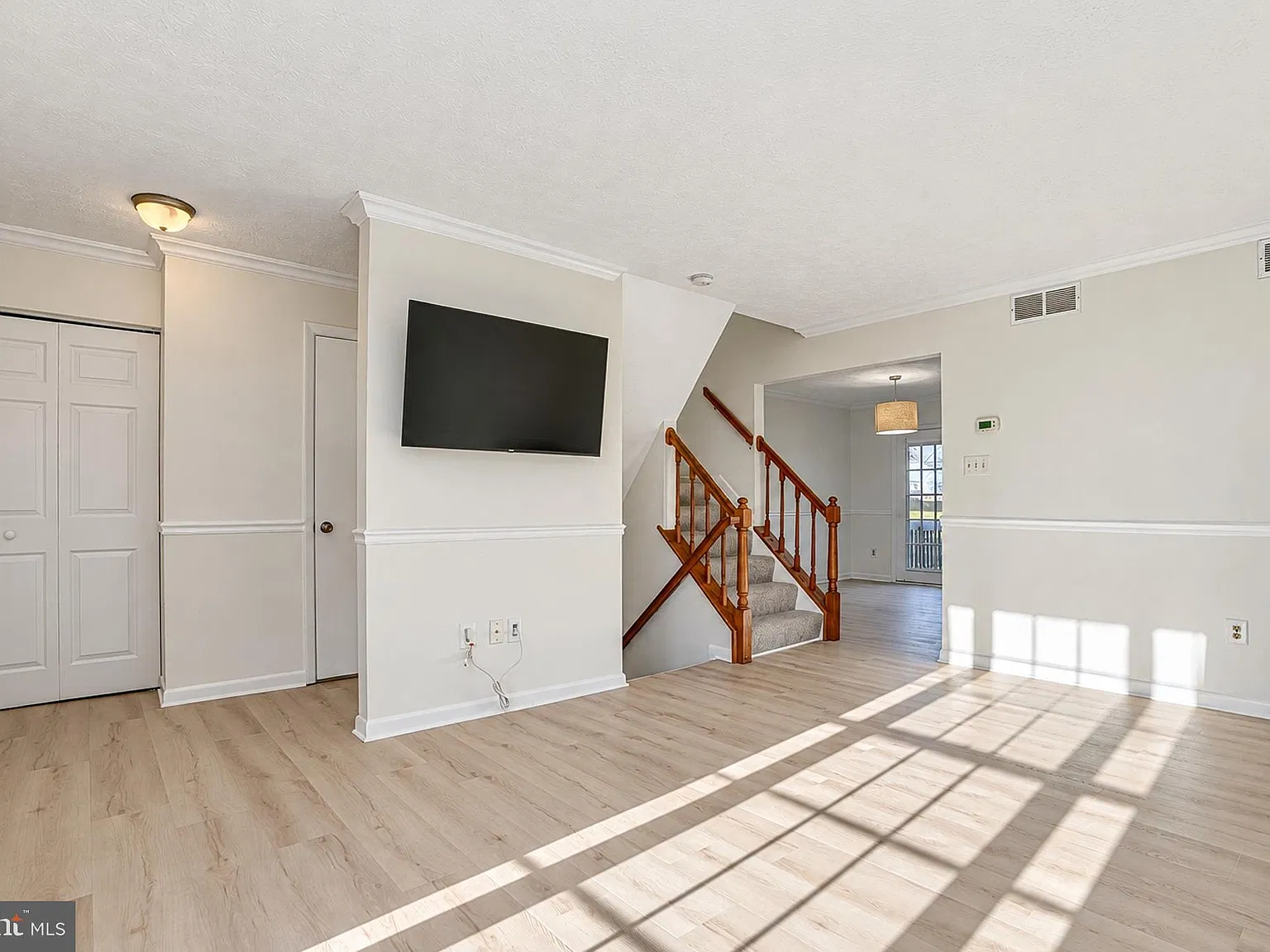 3 bed, 4.0 bath, 1540 sqft, $2,400 — Photo 4