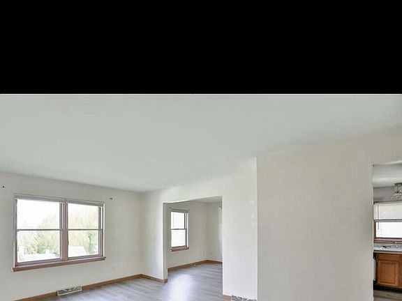 2nd image of 173 W Lawrence St #2