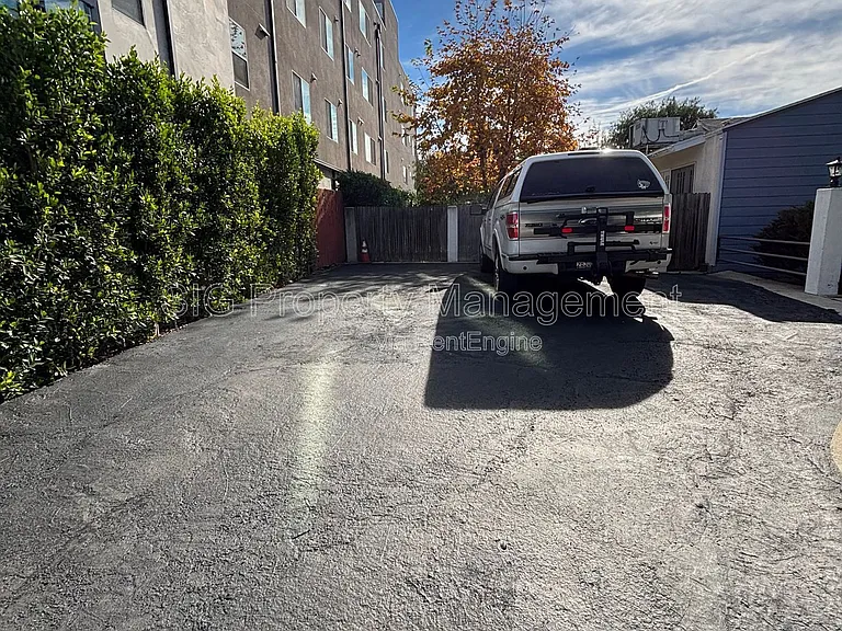 10818 W Blix St #818-2 — Photo 22