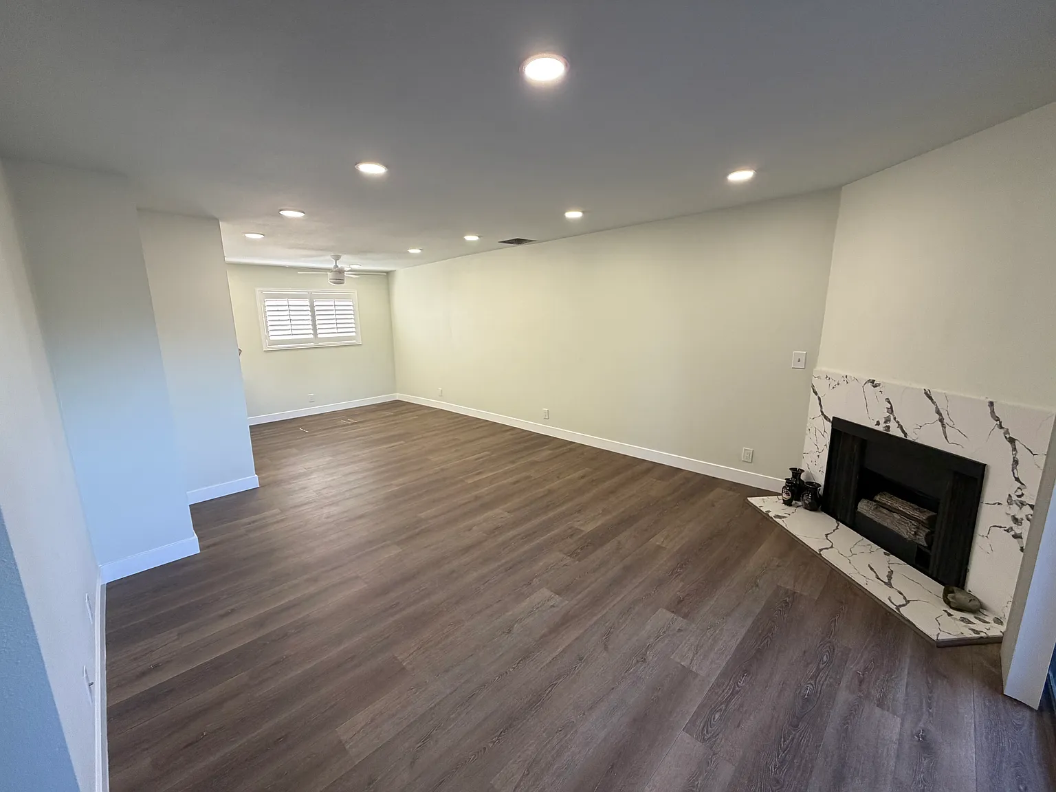 2 bed, 2.5 bath, 1329 sqft, $3,800 — Photo 2
