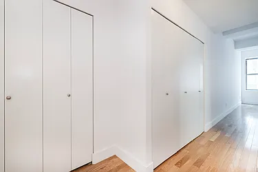 Rented by R New York