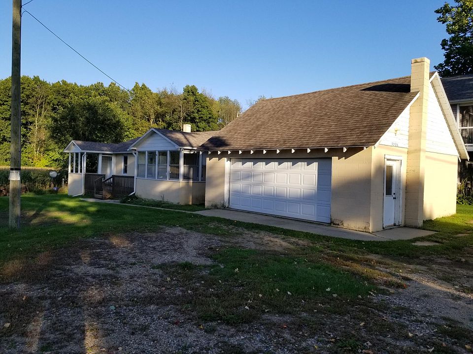 1st image of 32126 Chamberlin Dr