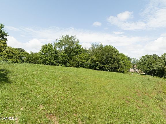 4th image of 229 Fence Post Ln