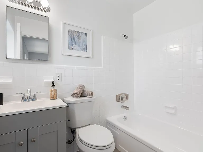 1041 SW 15th Ave — Photo 6