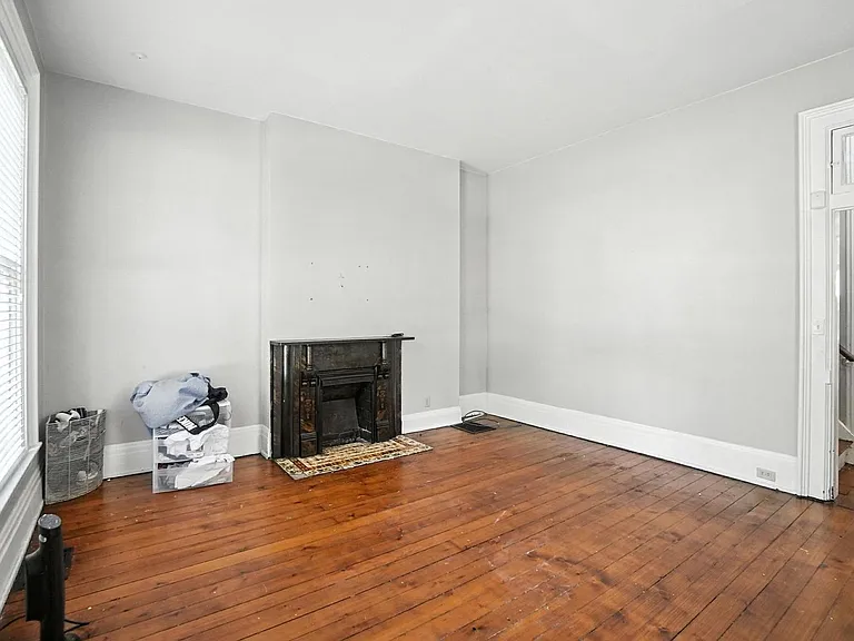 843 Overton St — Photo 7