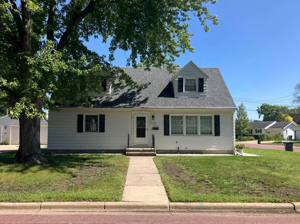 113 N Mayfair Dr, Mankato, MN 56001