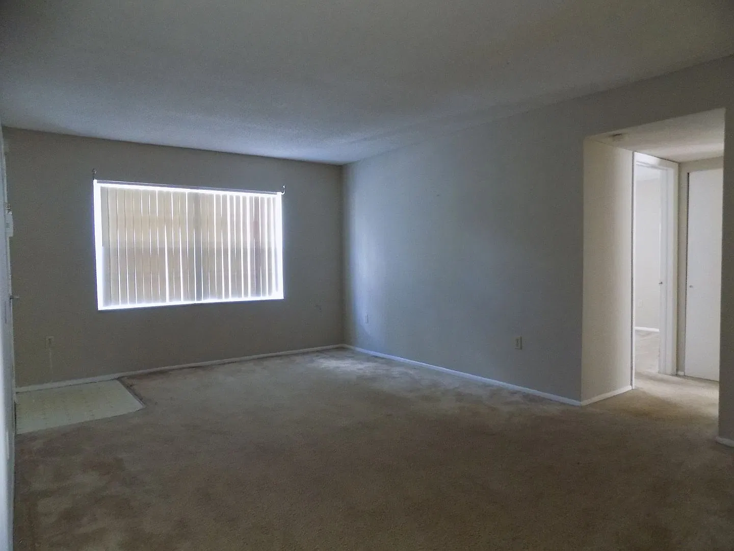 2 Bedroom 1 Bathroom Apartment For Rent at 5325 Curry Ford Rd. Unit D105 Orlando, FL 32812 — Photo 3