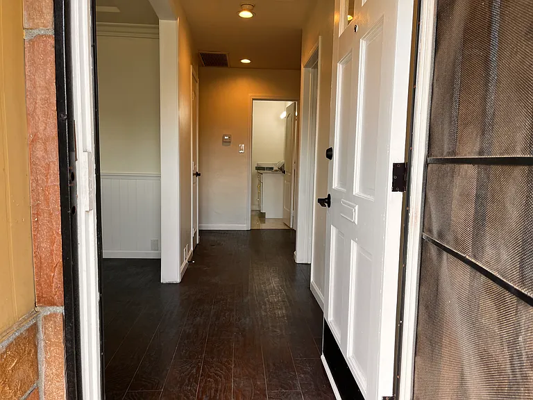 5921 Rowland Ave — Photo 3