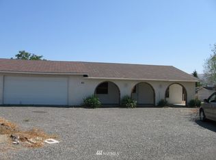 611 Lincoln Pl S, Mattawa, WA 99349